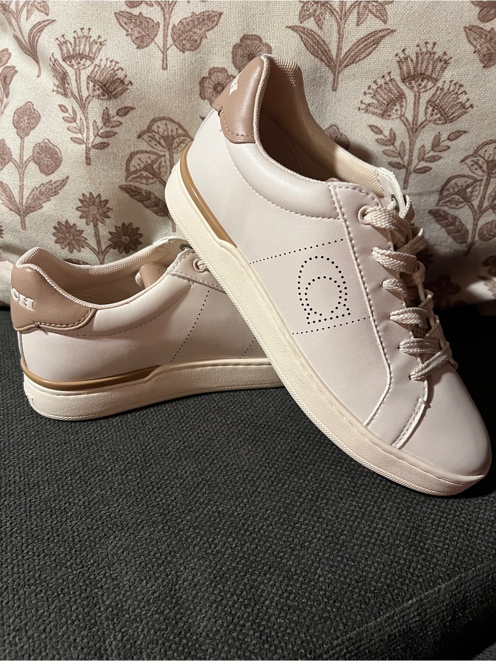 Coach Women's Cream & Tan Leather Sneakers